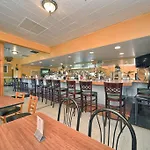 Red Carpet Inn - Stamford 