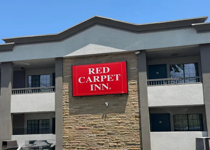 Red Carpet Inn - Stamford